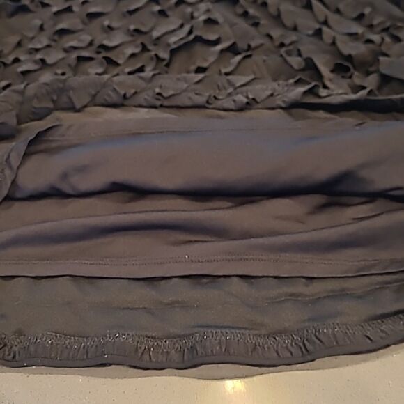 Draper's & Damon's petite  sz PM ruffled black blouse - Picture 6 of 7